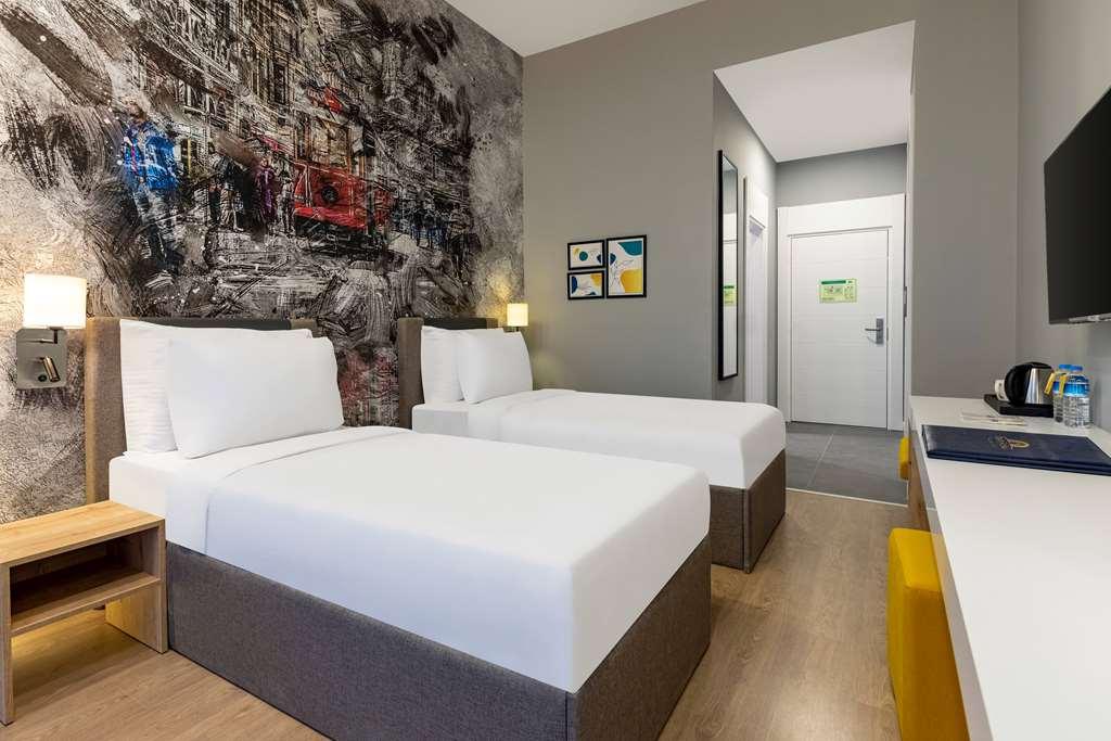 Days Inn & Suites By Wyndham Esenyurt Estambul Habitación foto