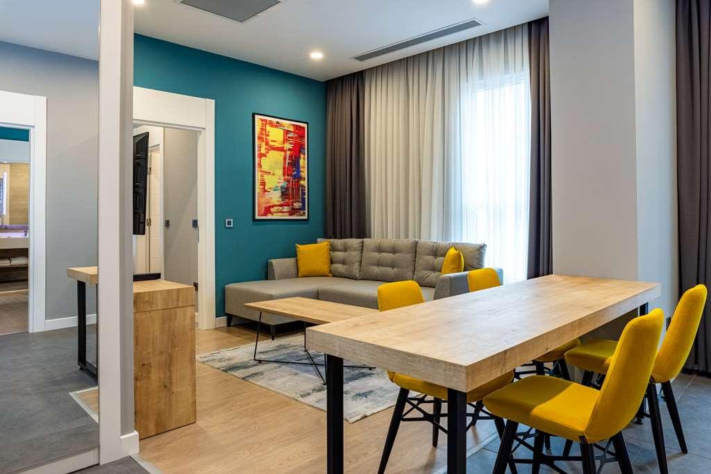 Days Inn & Suites By Wyndham Esenyurt Estambul Habitación foto