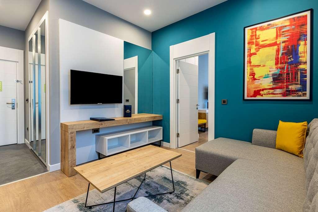 Days Inn & Suites By Wyndham Esenyurt Estambul Habitación foto