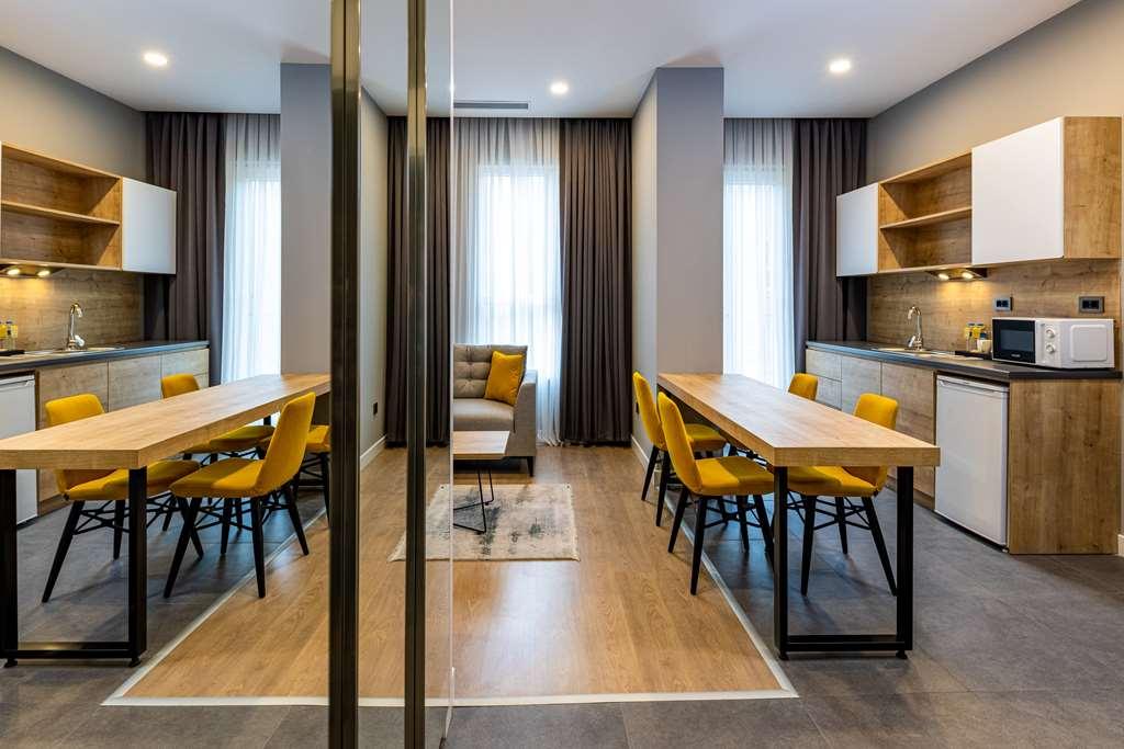 Days Inn & Suites By Wyndham Esenyurt Estambul Habitación foto