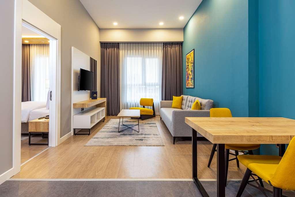 Days Inn & Suites By Wyndham Esenyurt Estambul Habitación foto