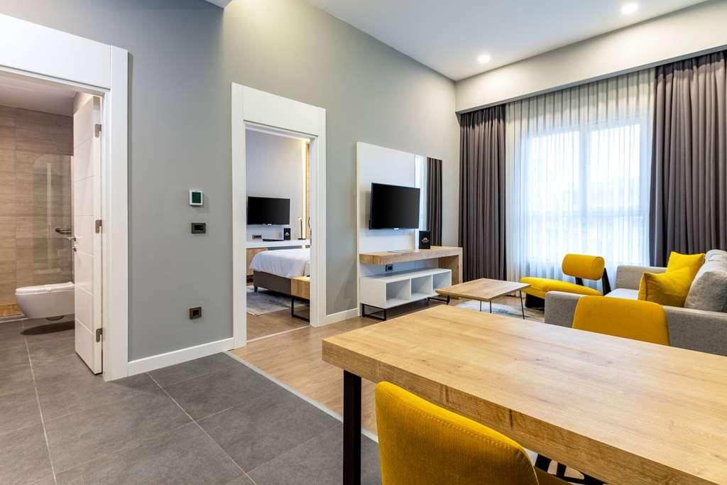 Days Inn & Suites By Wyndham Esenyurt Estambul Habitación foto