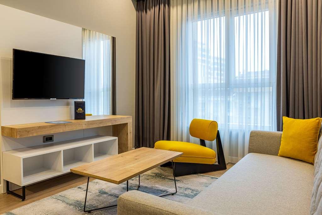 Days Inn & Suites By Wyndham Esenyurt Estambul Habitación foto
