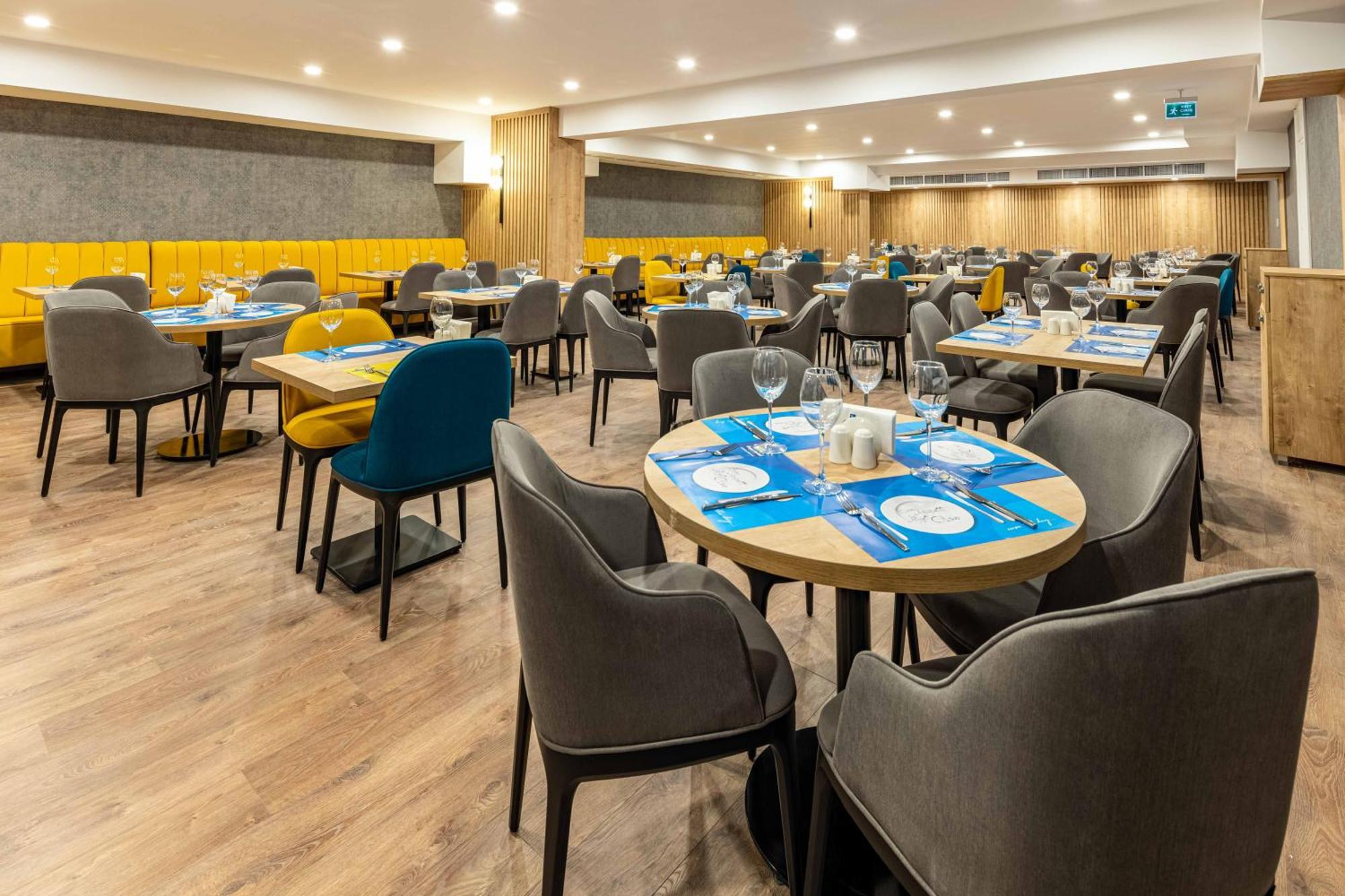 Days Inn & Suites By Wyndham Esenyurt Estambul Exterior foto
