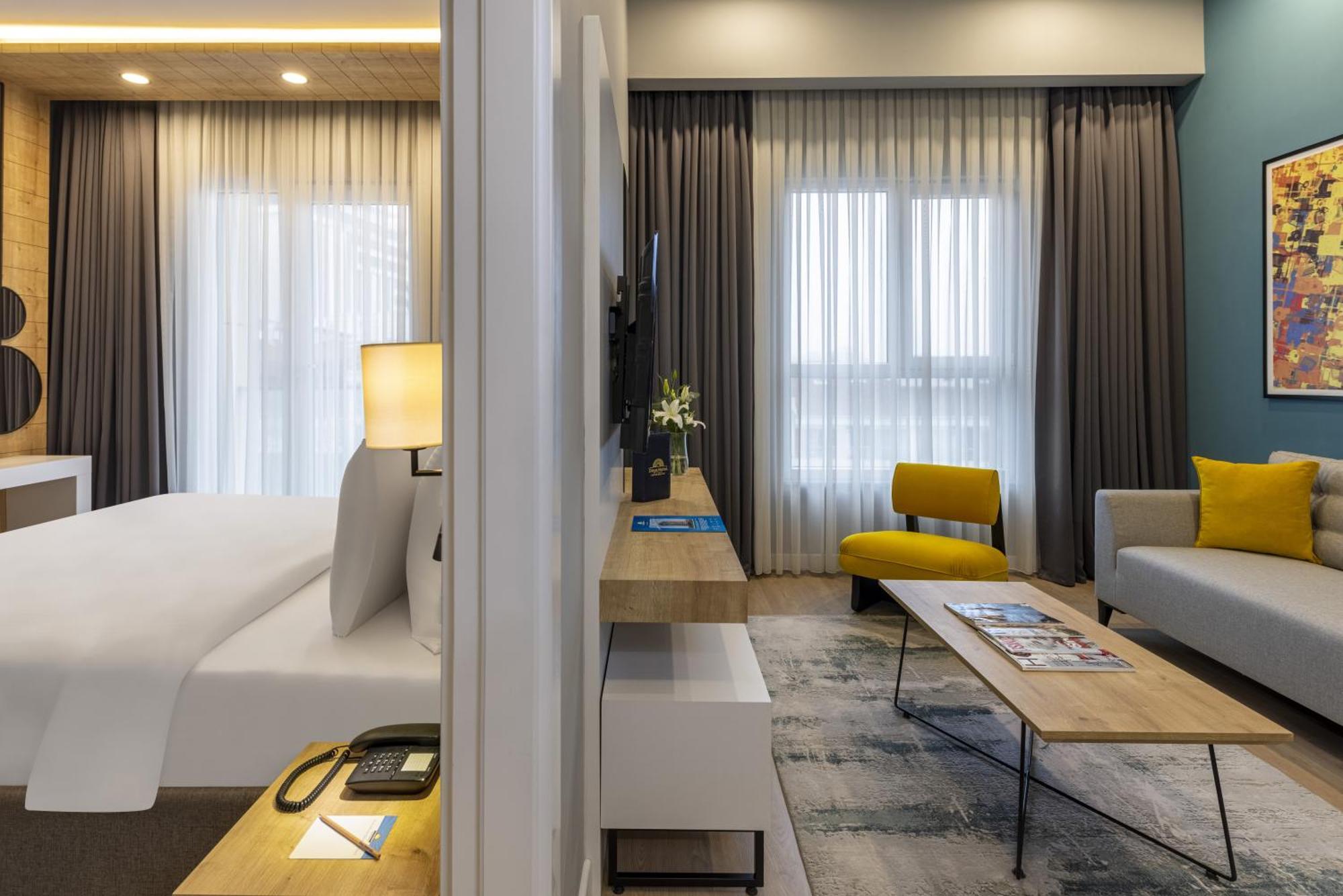 Days Inn & Suites By Wyndham Esenyurt Estambul Exterior foto